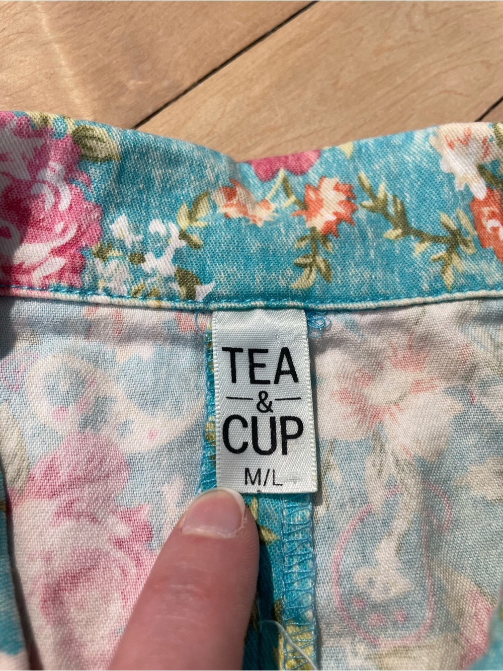 TEA & CUP turquoise and pink floral cropped button down tie front denim top - Picture 5 of 5